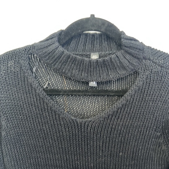 Black long sleeve sweater - Picture 2 of 3